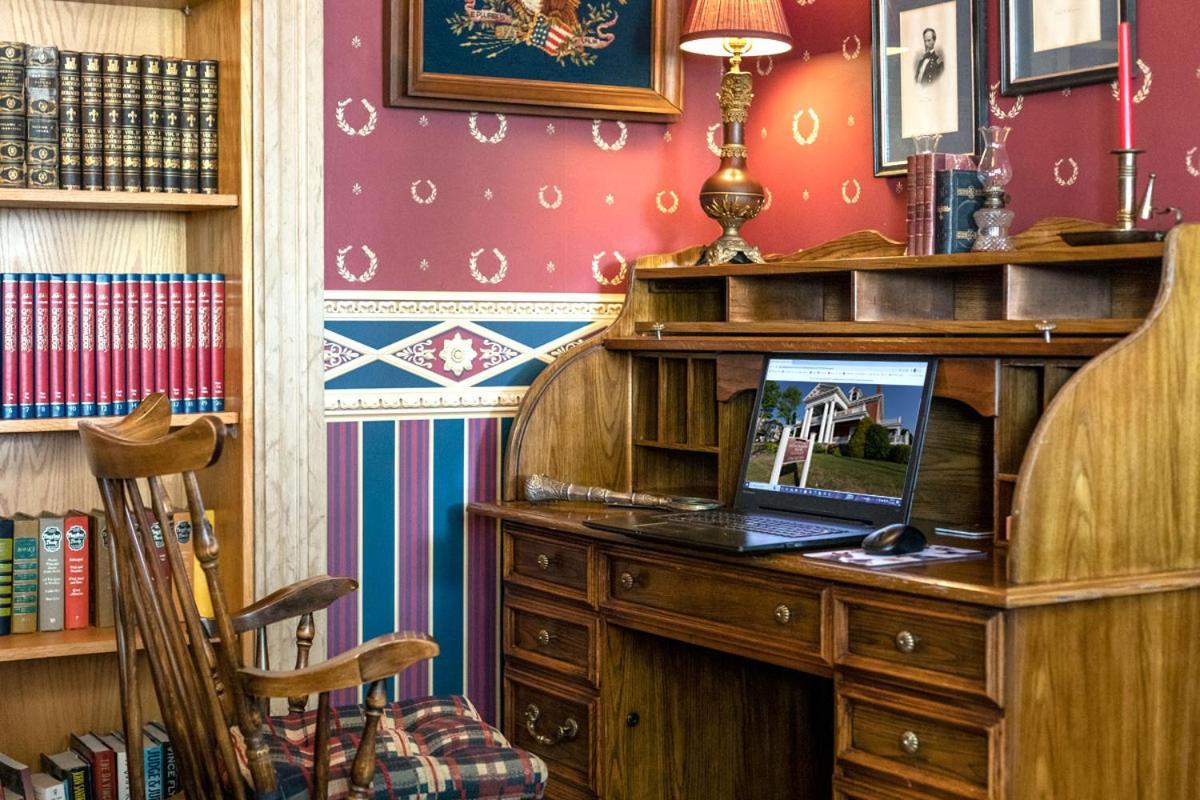 South Broadway Manor B&B - Near Fallingwater, Ohiopyle State Park, Hiking & Biking Trails Gap Scottdale Eksteriør bilde