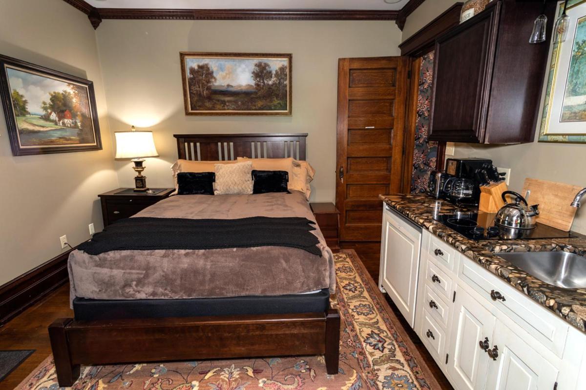 South Broadway Manor B&B - Near Fallingwater, Ohiopyle State Park, Hiking & Biking Trails Gap Scottdale Eksteriør bilde