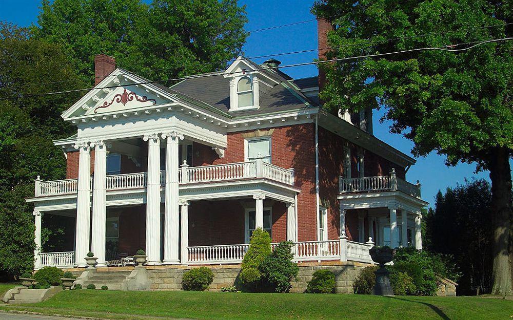 South Broadway Manor B&B - Near Fallingwater, Ohiopyle State Park, Hiking & Biking Trails Gap Scottdale Eksteriør bilde